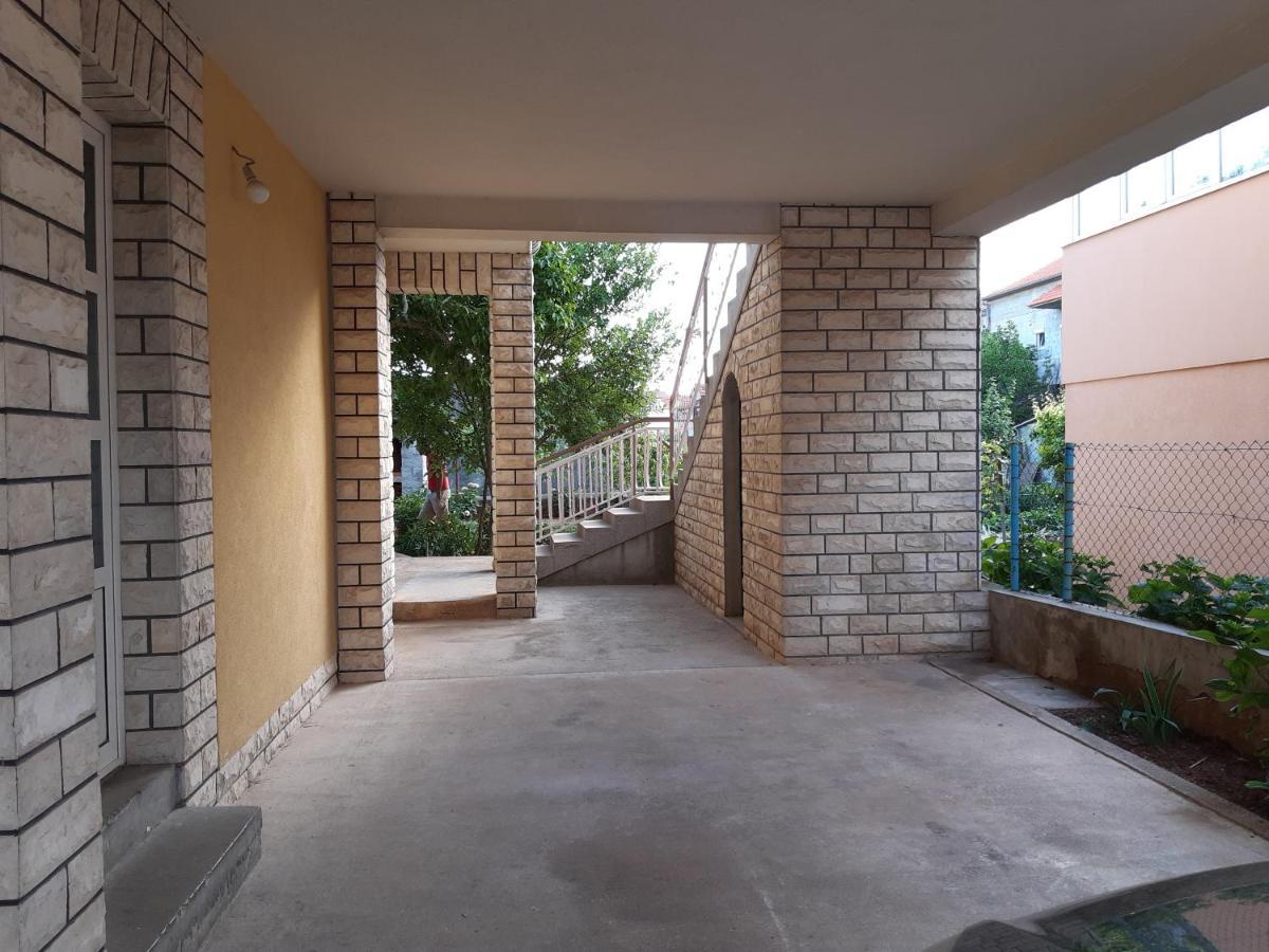 Apartment Jardin With Free Cowered Parking Zadar Exterior photo