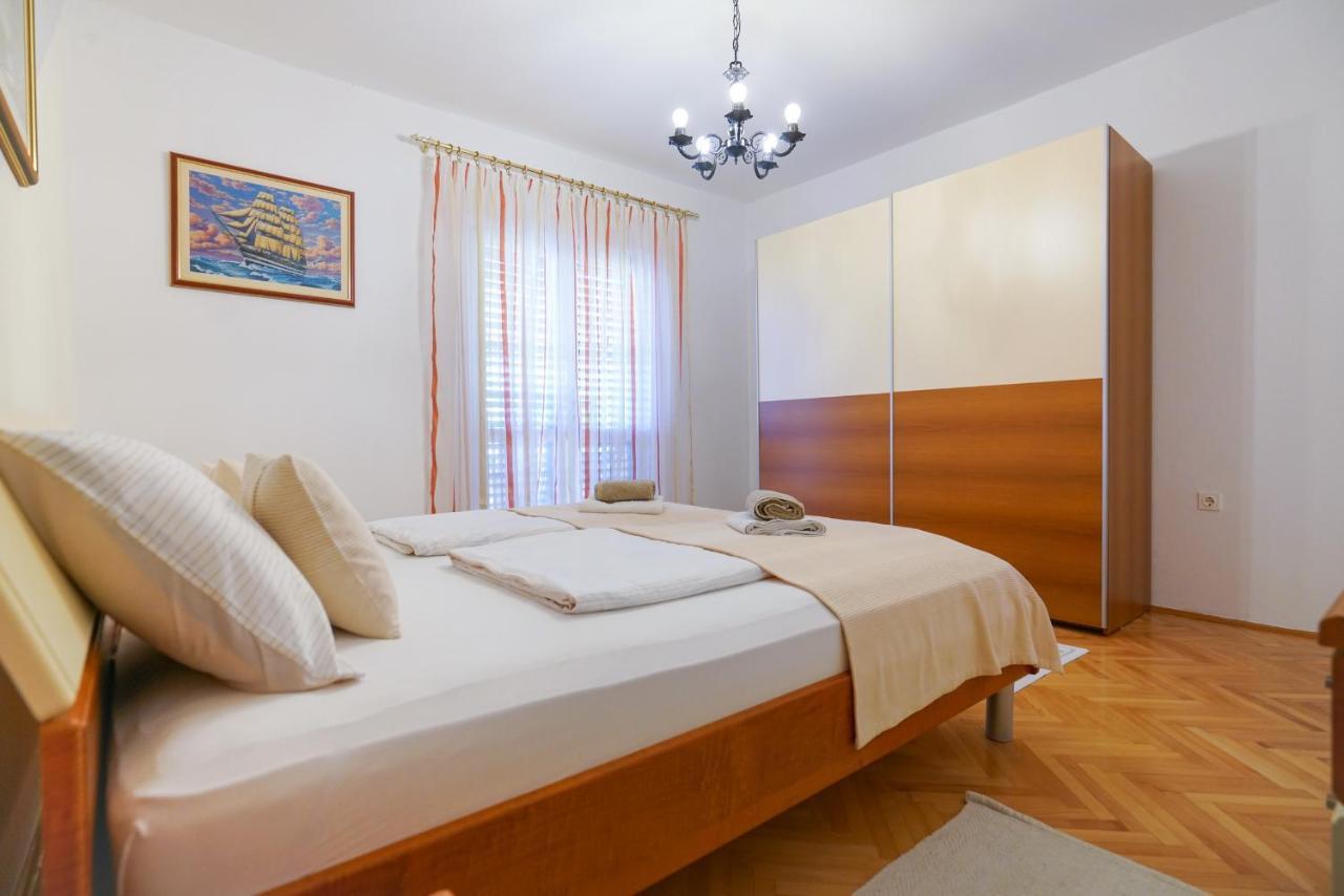 Apartment Jardin With Free Cowered Parking Zadar Exterior photo