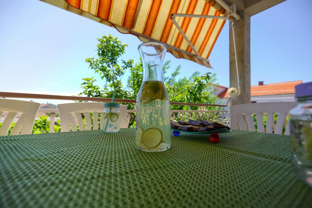 Apartment Jardin With Free Cowered Parking Zadar Exterior photo