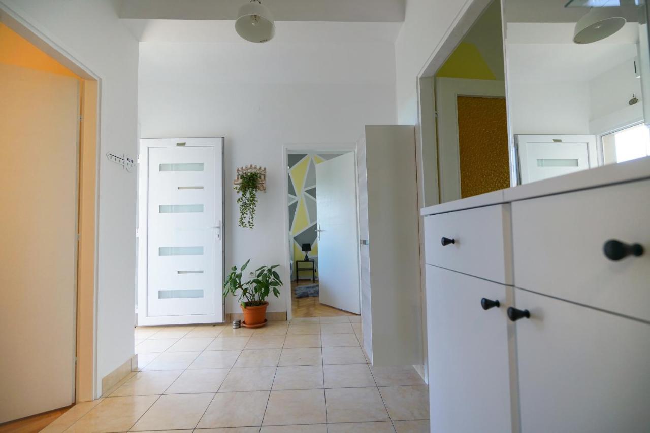 Apartment Jardin With Free Cowered Parking Zadar Exterior photo