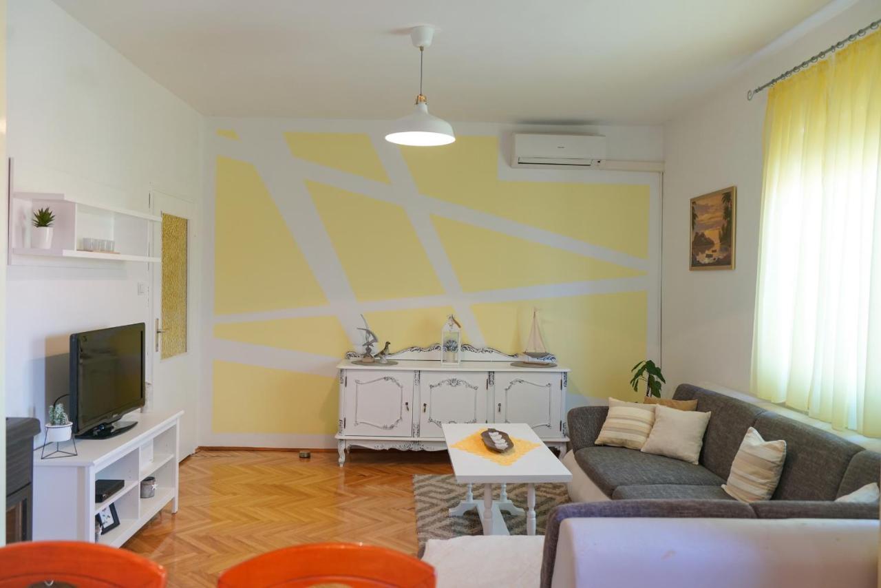Apartment Jardin With Free Cowered Parking Zadar Exterior photo
