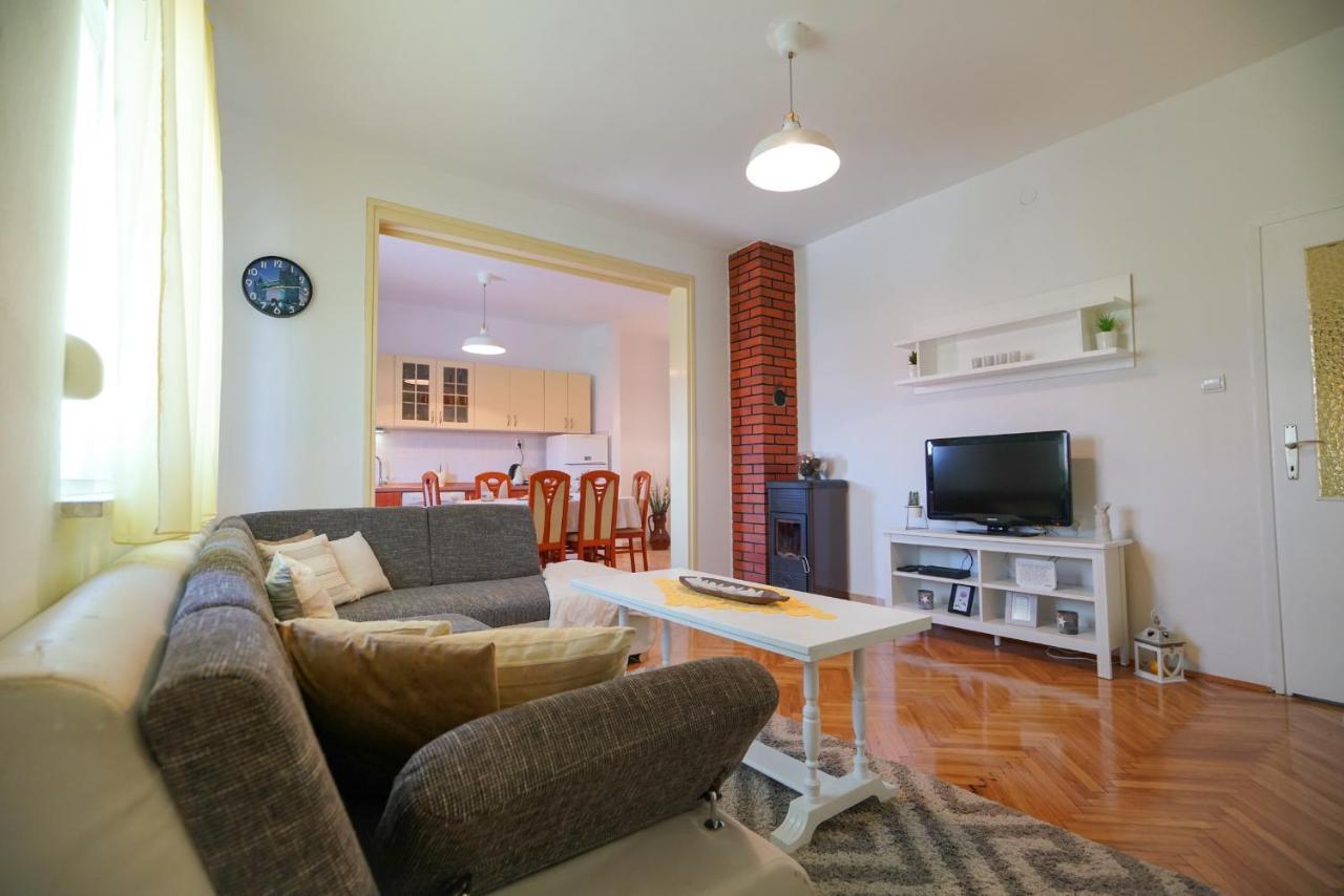 Apartment Jardin With Free Cowered Parking Zadar Exterior photo